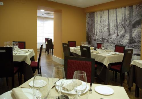 Hotel Restaurante Aldama Amurrio Exteriör bild