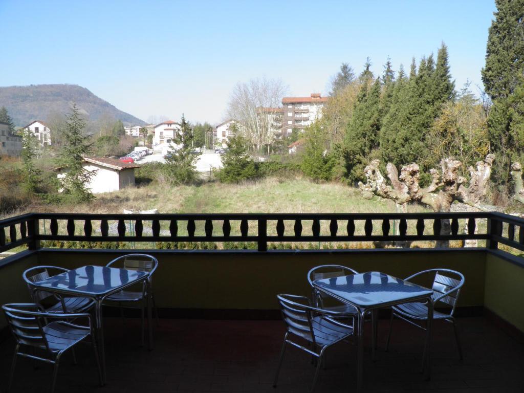 Hotel Restaurante Aldama Amurrio Exteriör bild